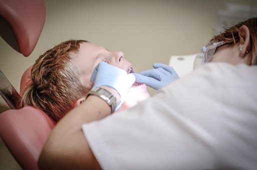 dentist 428646 340
