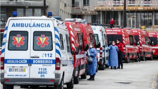 Германски военни медици лекуват тежко болни пациенти с Covid-19 в Португалия
