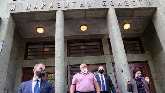 Държавата ще финансира изследването за влиянието на ваксините върху коронавируса