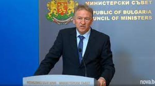 Мин. Кацаров: Ваксинирането на рисковата група е решаващо за успеха срещу епидемията